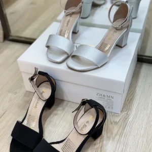 Sandalias Glam en Gamuza con Tacón Ancho